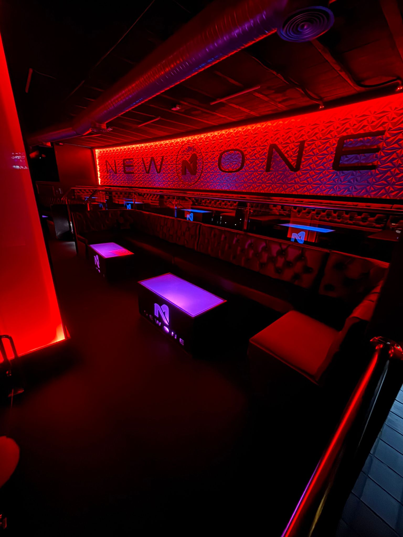 The New One - Zona VIP sofás